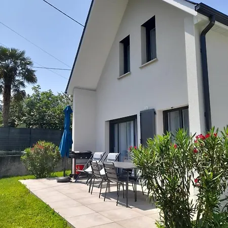 Gite Les Iris Fleurs Des Pyrenees - Climatisation - Borne Vae Argeles-Gazost Exterior photo