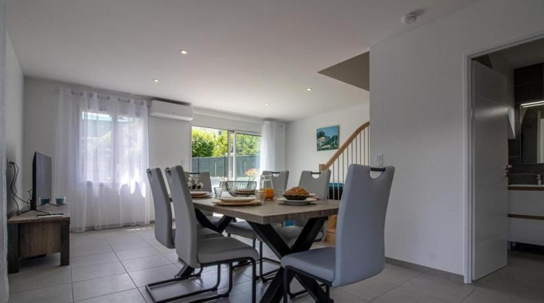 Holiday home Les Iris Fleurs Des Pyrenees - Climatisation - Borne Vae